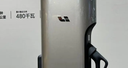 - 理想首款纯电车曝光,或售50万元起,李想飘了还是稳了?